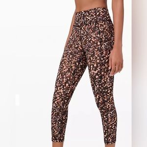 NWOT Lululemon Invigorate High-Rise Tight 25" Motion Flux Multi size 8